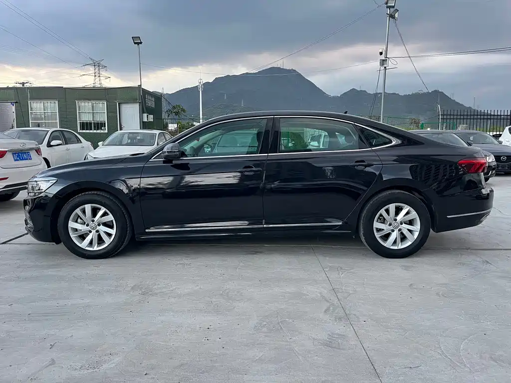 Volkswagen Passat — фото 8