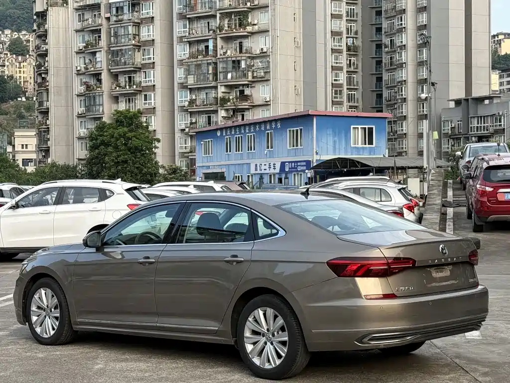 Volkswagen Passat — фото 5