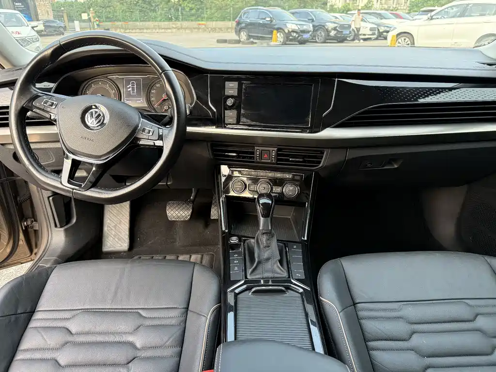 Volkswagen Passat — фото 6