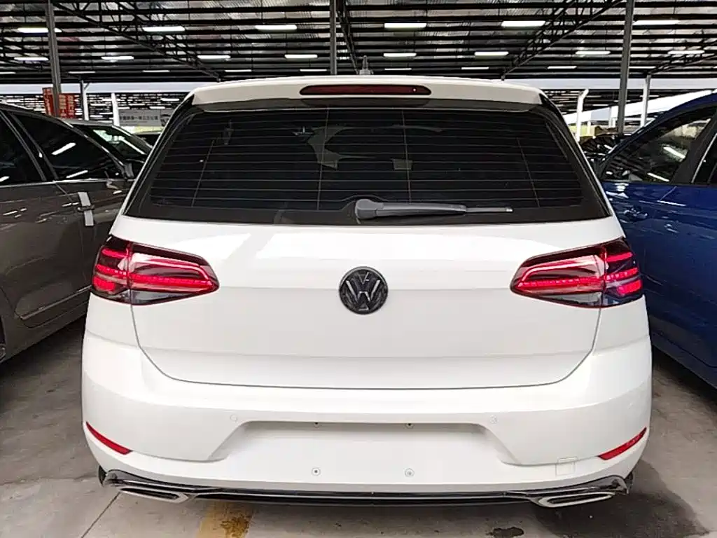 Volkswagen Golf — фото 6