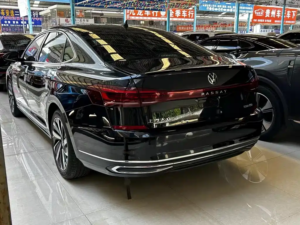 Volkswagen Passat — фото 9