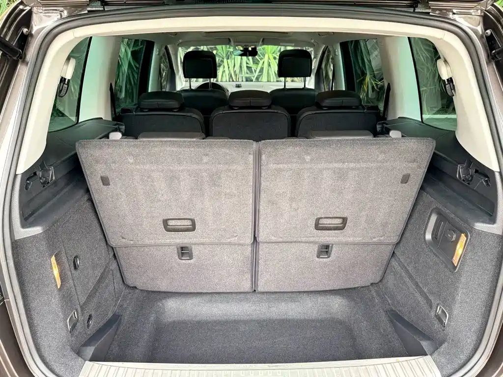 Volkswagen Sharan — фото 11