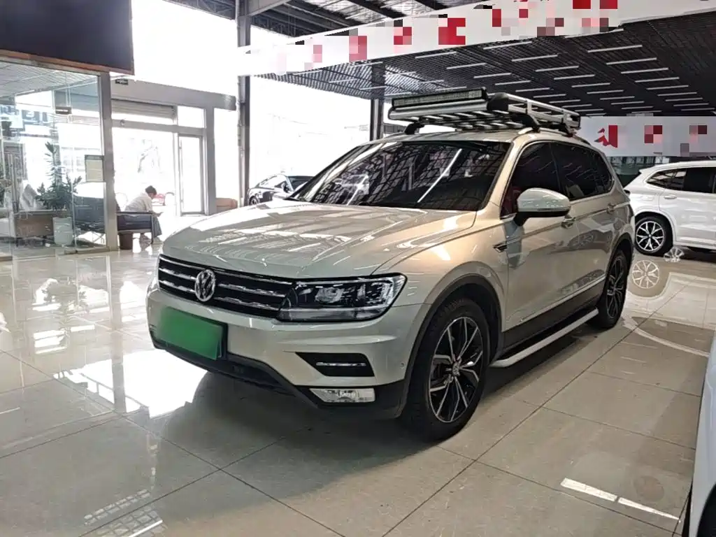 Volkswagen Tiguan L — фото 2