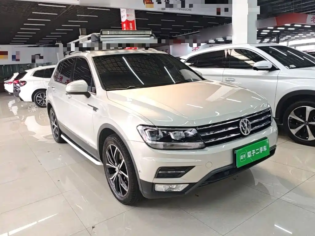 Volkswagen Tiguan L — фото 4