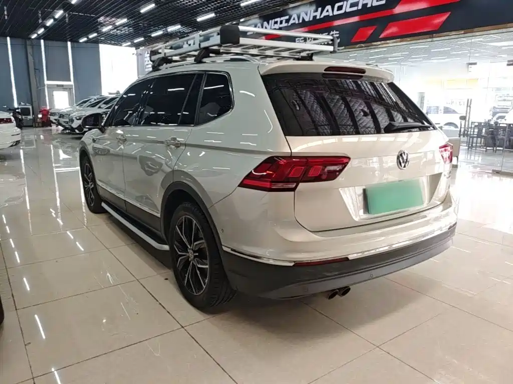 Volkswagen Tiguan L — фото 5