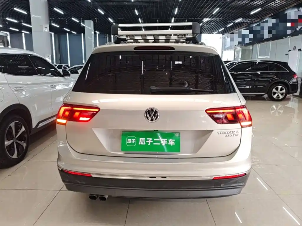 Volkswagen Tiguan L — фото 6