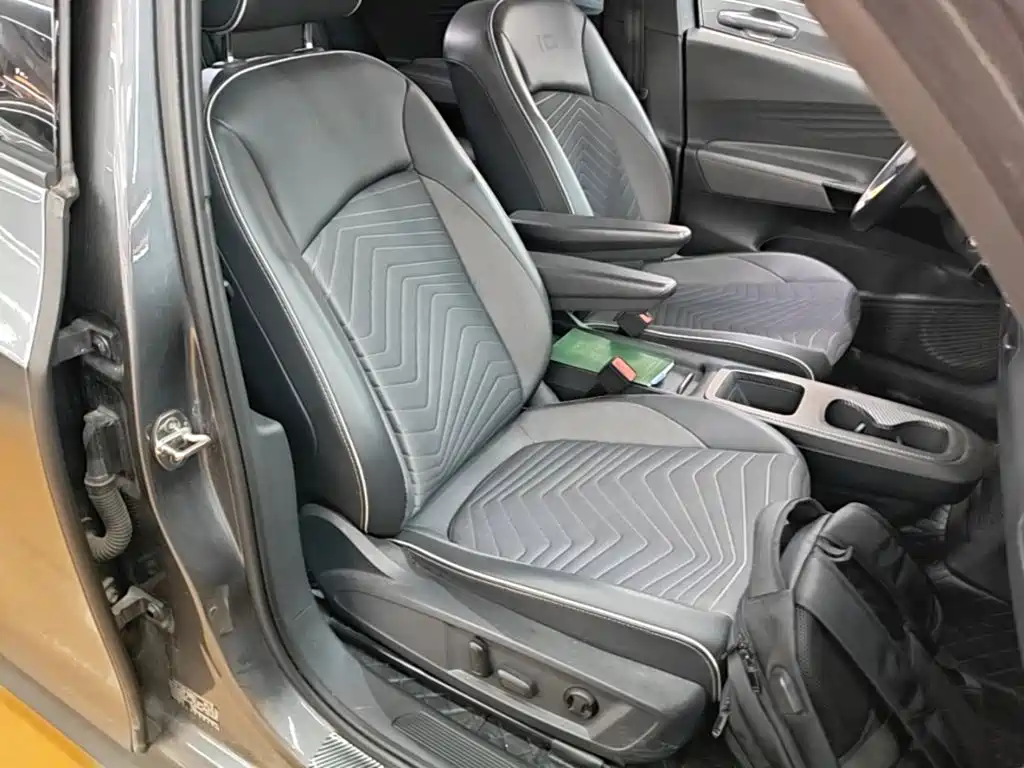 Volkswagen ID.3 — фото 25