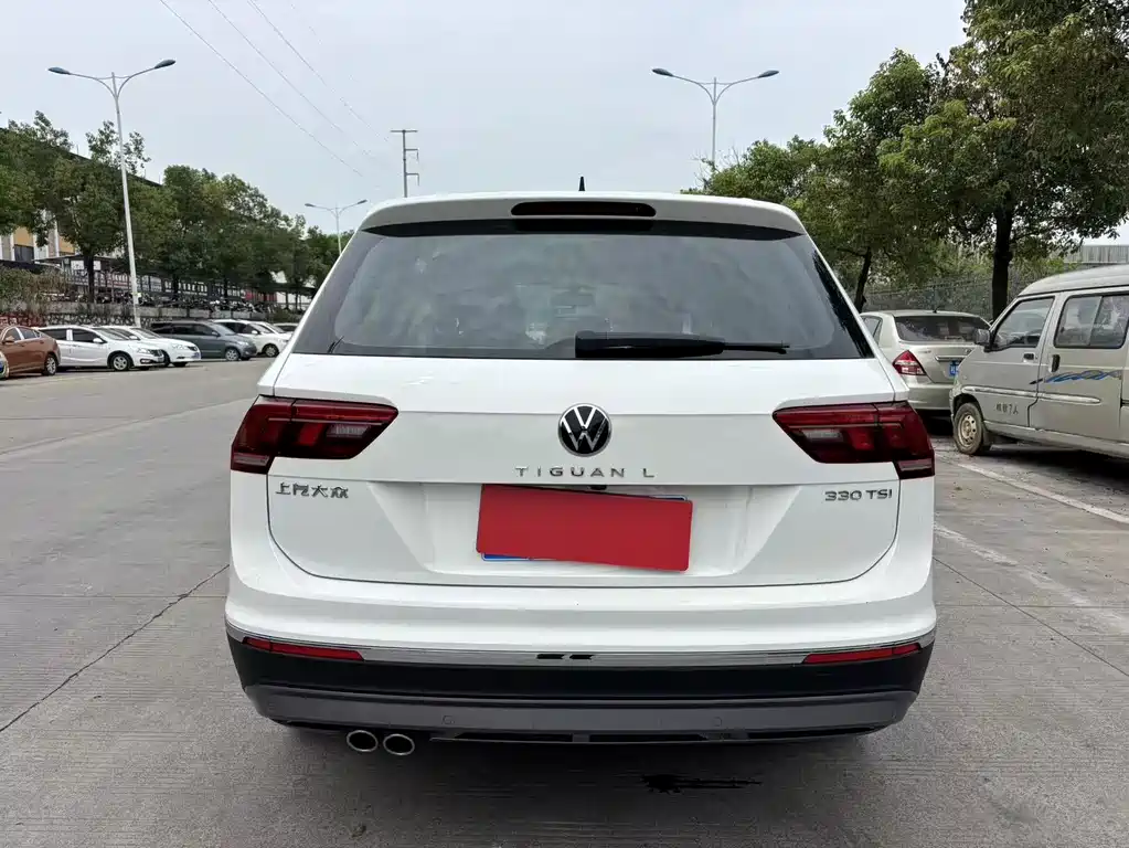 Volkswagen Tiguan L — фото 8