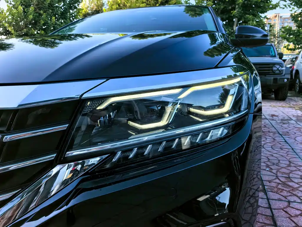 Volkswagen Passat — фото 11