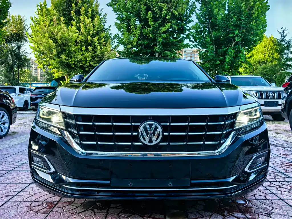 Volkswagen Passat — фото 14