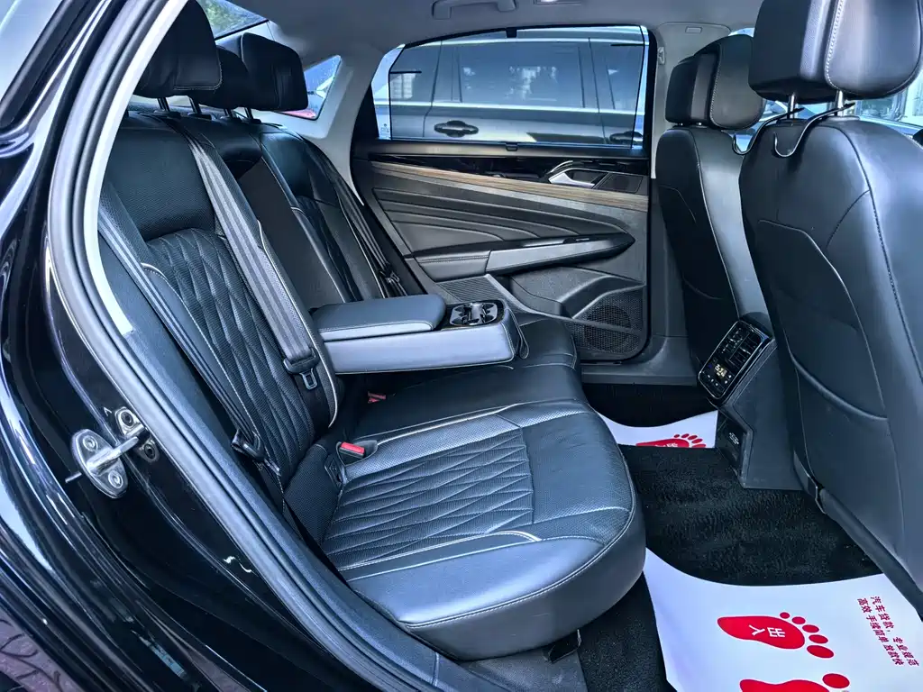 Volkswagen Passat — фото 18
