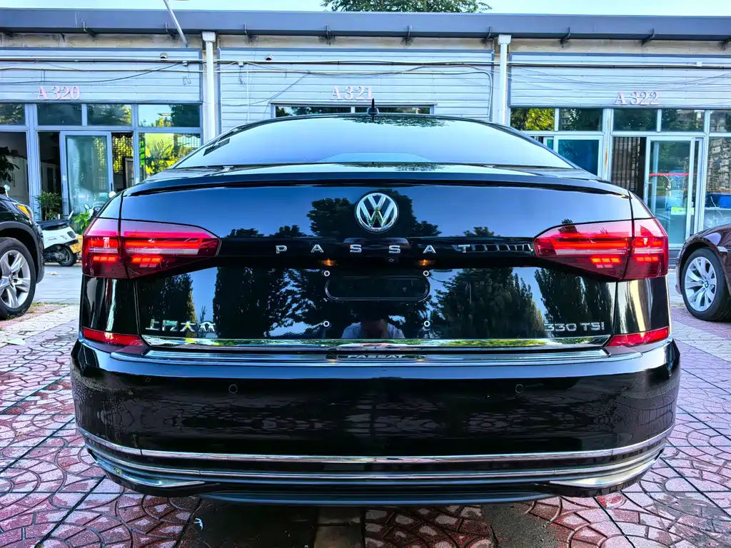 Volkswagen Passat — фото 24