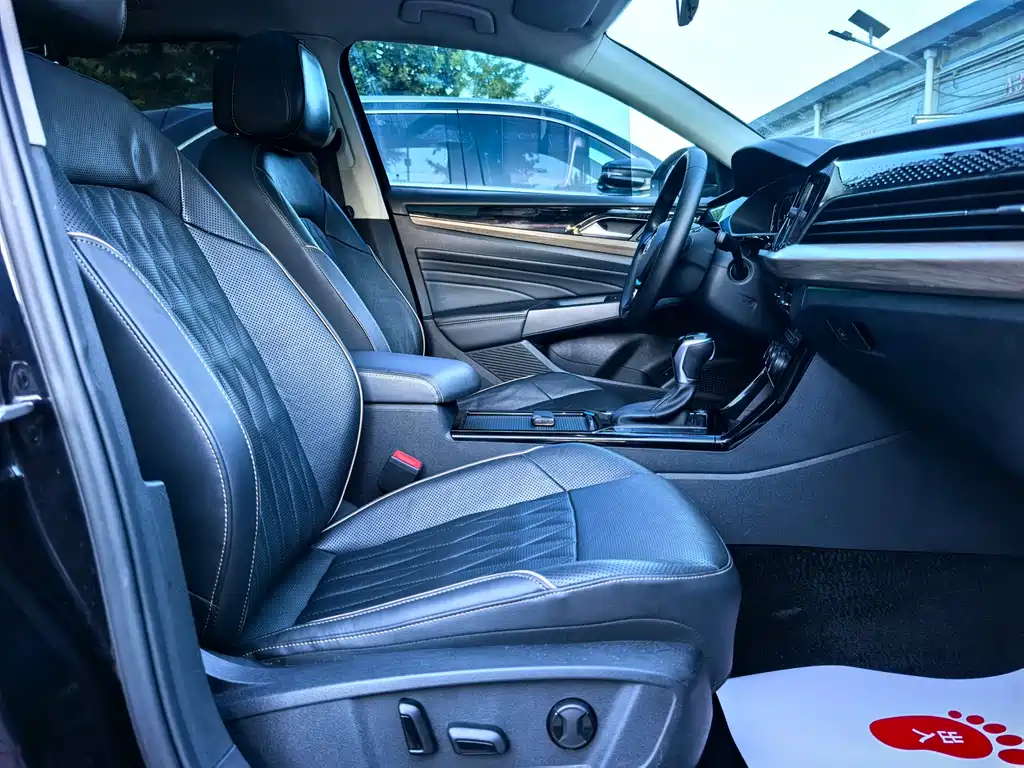 Volkswagen Passat — фото 8