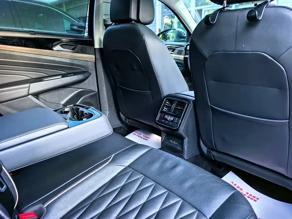 Volkswagen Passat — фото 9