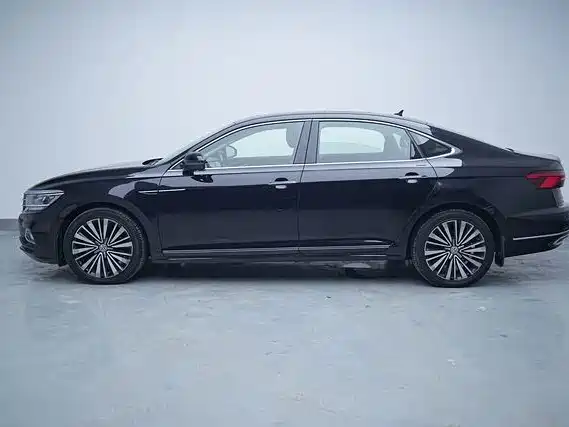 Volkswagen Passat — фото 3