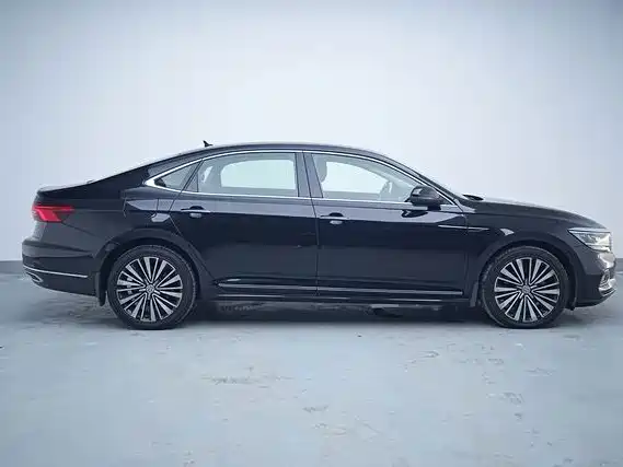 Volkswagen Passat — фото 4
