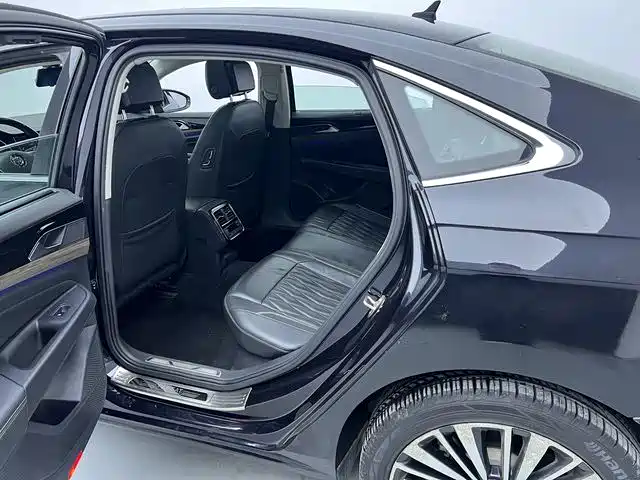 Volkswagen Passat — фото 8