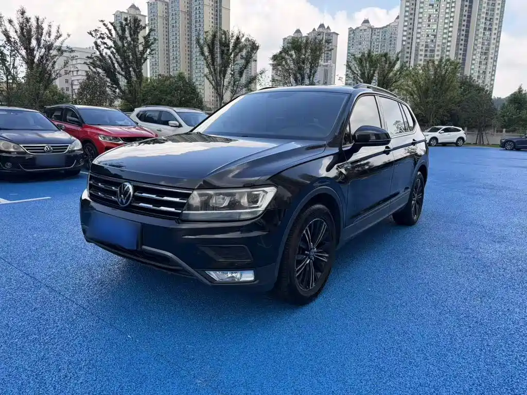 Volkswagen Tiguan L — фото 2