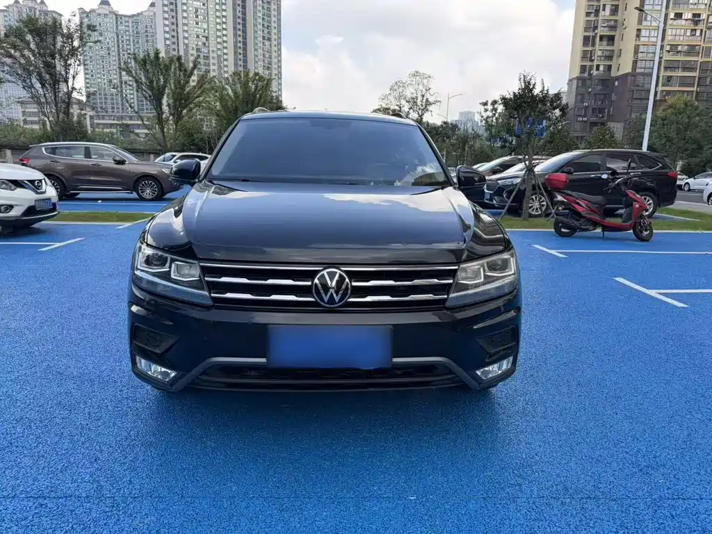 Volkswagen Tiguan L — фото 3