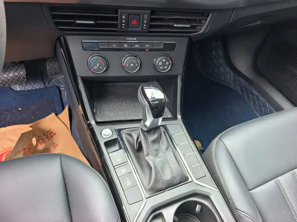 Volkswagen Passat — фото 13