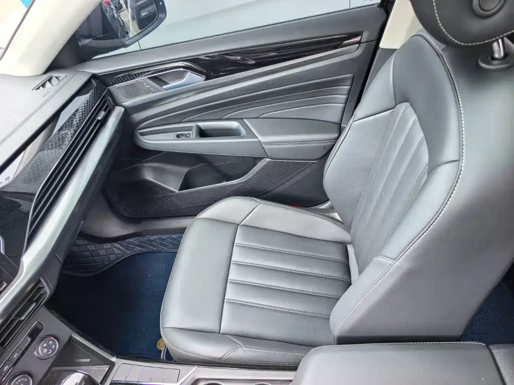 Volkswagen Passat — фото 10