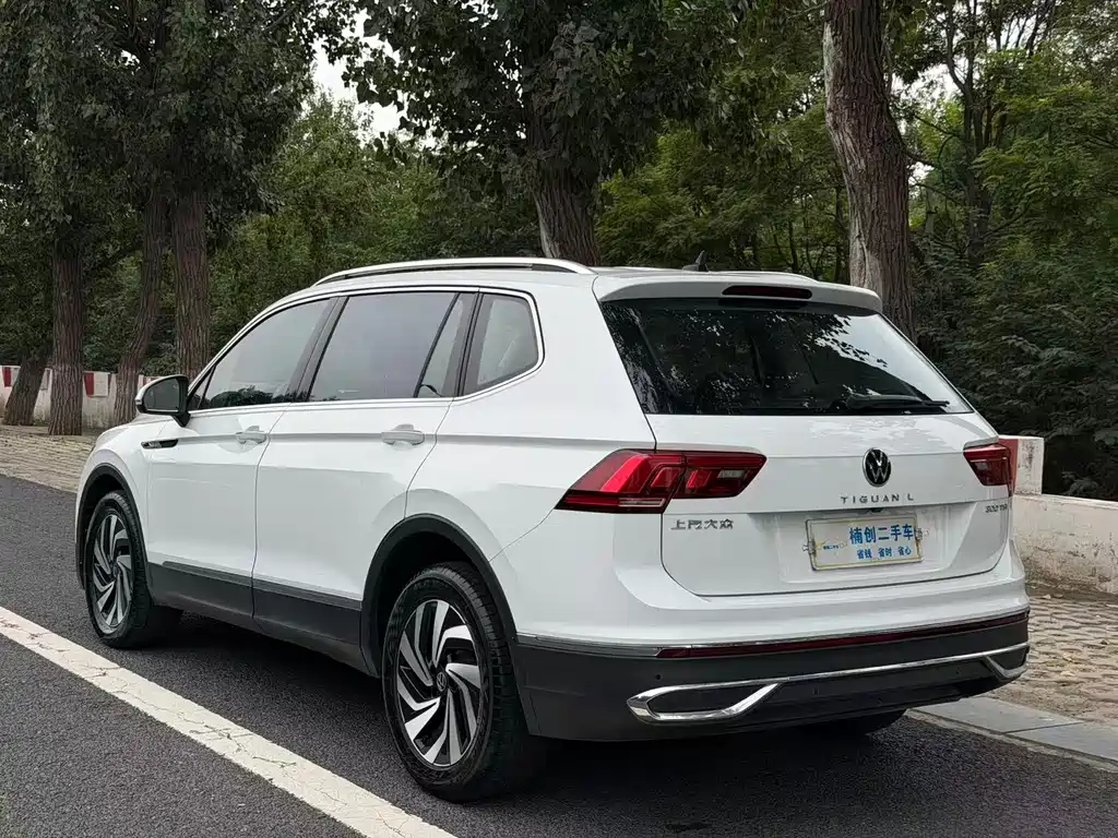 Volkswagen Tiguan L — фото 6