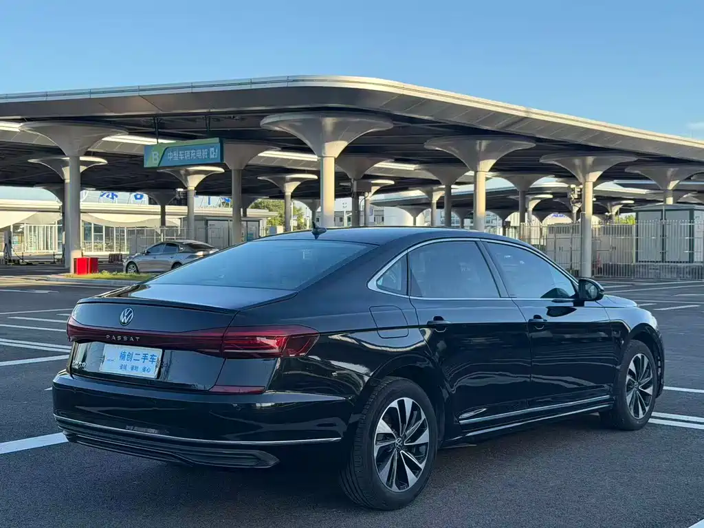Volkswagen Passat — фото 4