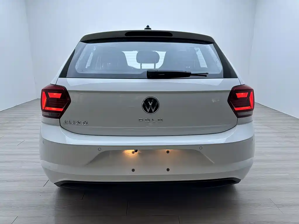 Volkswagen Polo — фото 5