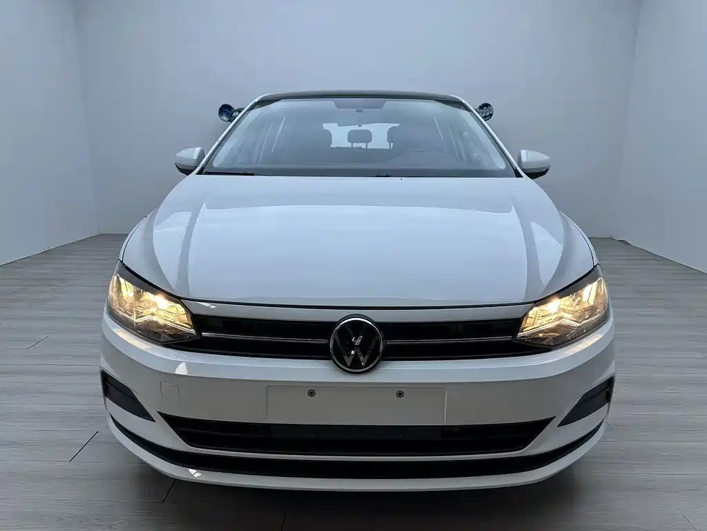 Volkswagen Polo — фото 6