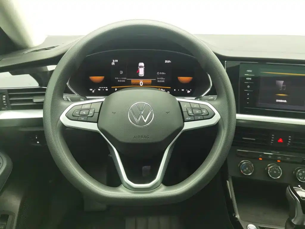 Volkswagen Passat — фото 11