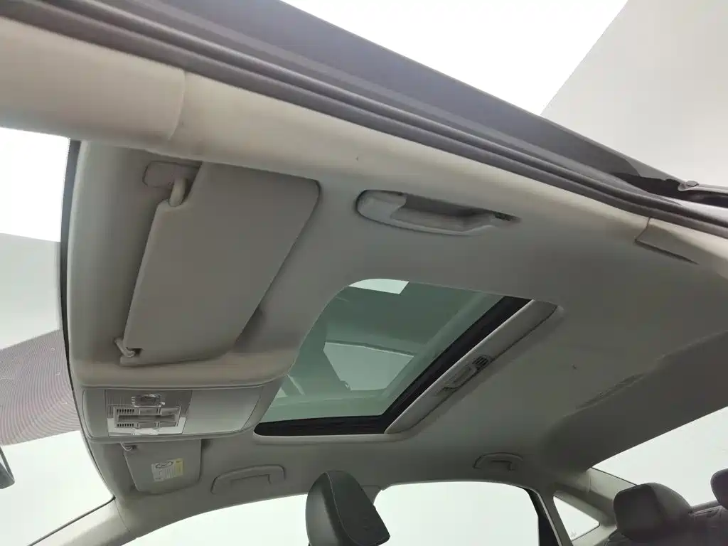 Volkswagen Passat — фото 14
