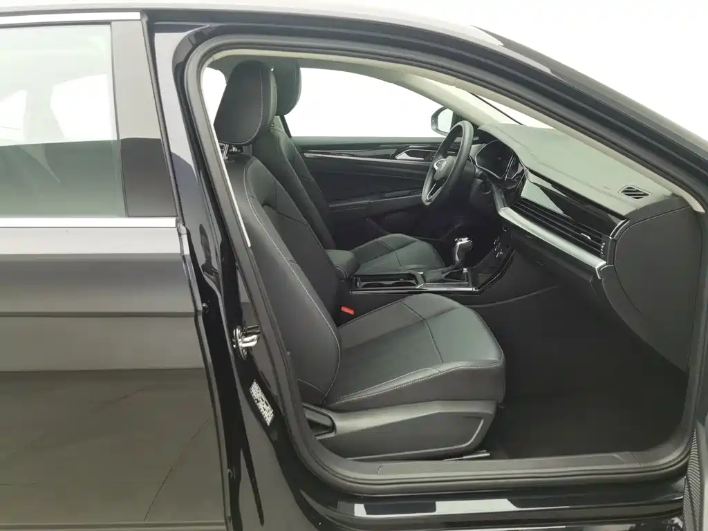 Volkswagen Passat — фото 23
