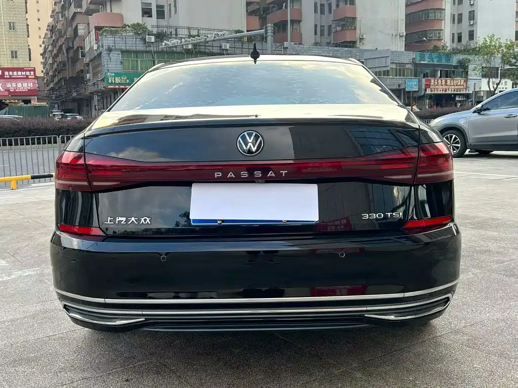 Volkswagen Passat — фото 8