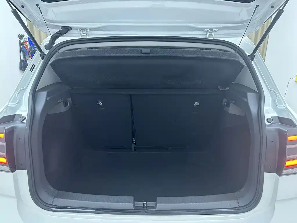 Volkswagen T-Cross — фото 19