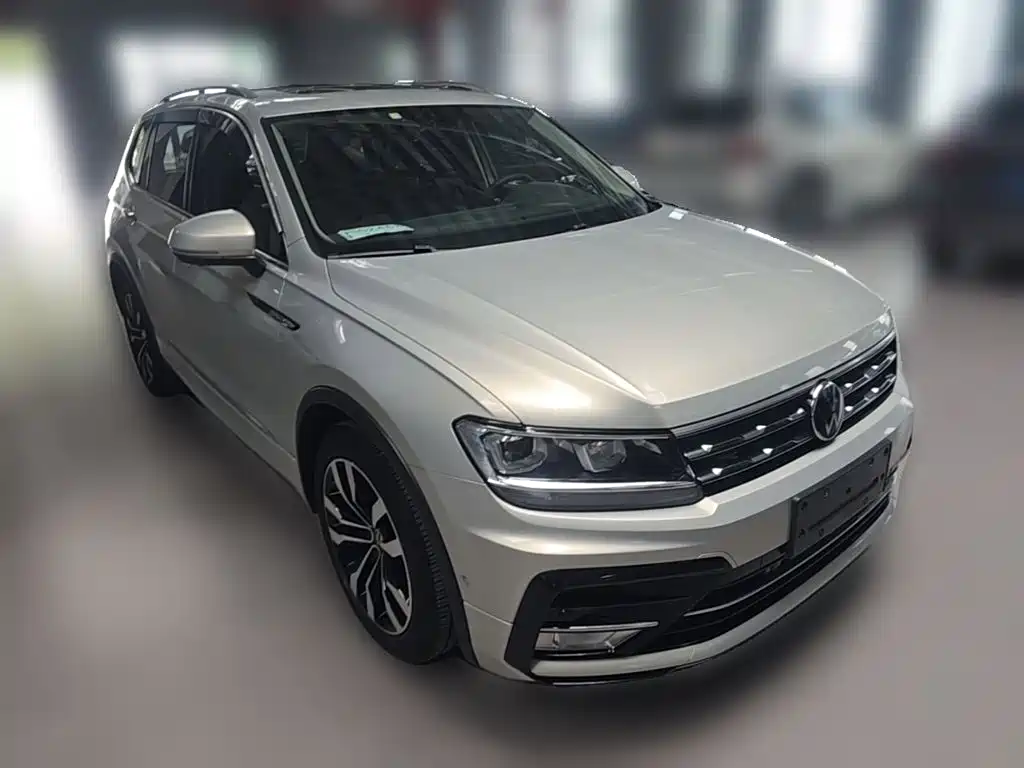Volkswagen Tiguan L — фото 6