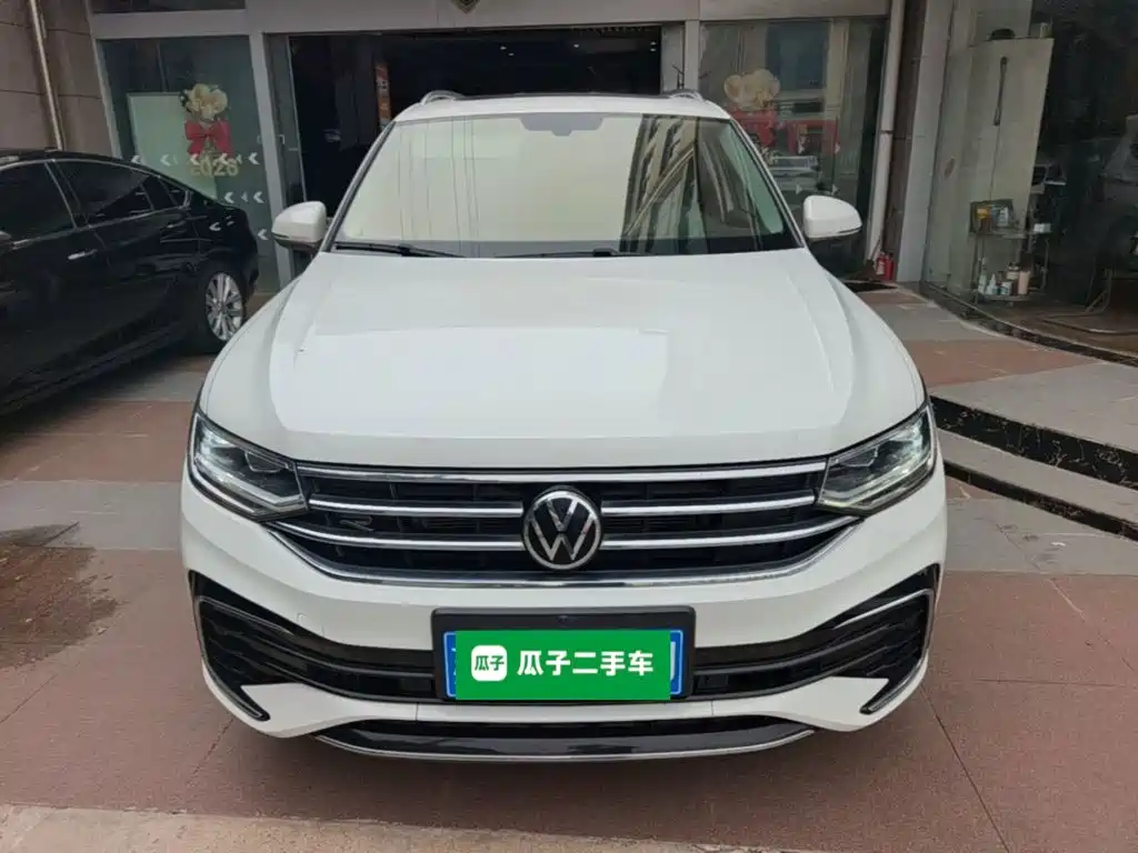 Volkswagen Tiguan L — фото 3