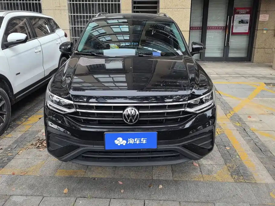 Volkswagen Tiguan L — фото 2