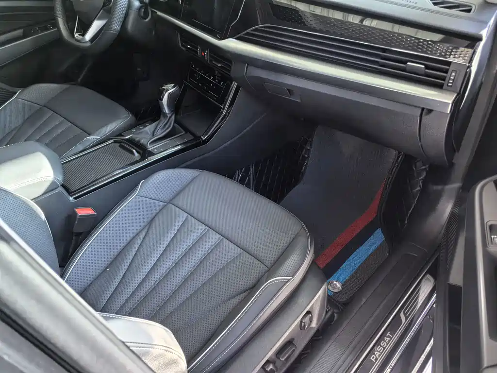 Volkswagen Passat — фото 12