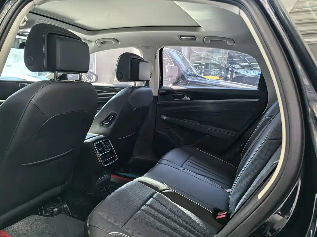 Volkswagen Passat — фото 8