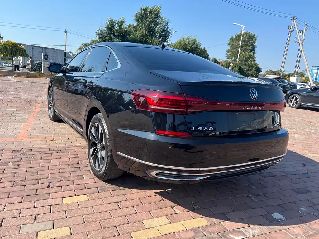 Volkswagen Passat — фото 5