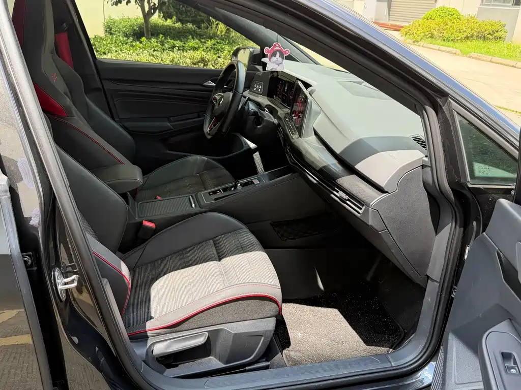 Volkswagen Golf GTI — фото 13