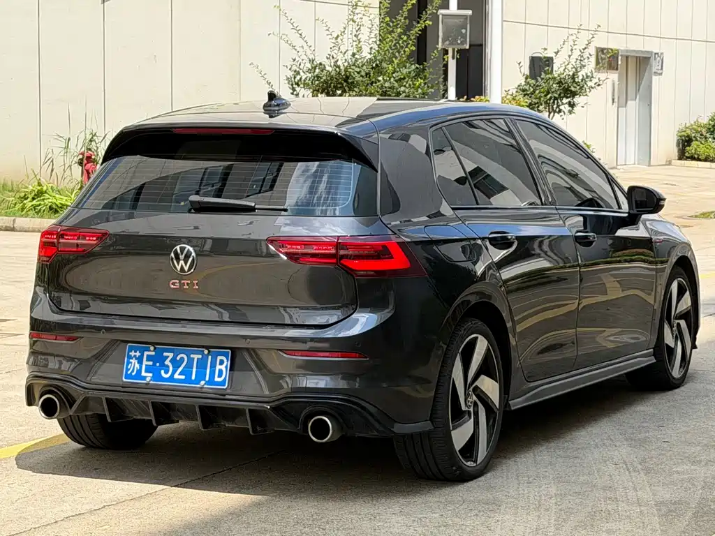 Volkswagen Golf GTI — фото 4