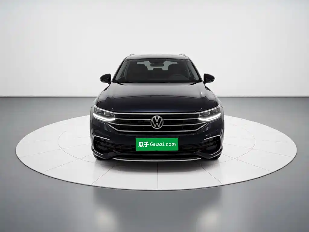 Volkswagen Tiguan L — фото 23