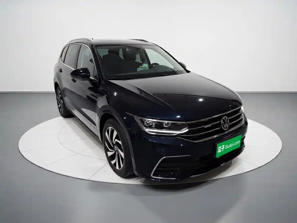 Volkswagen Tiguan L — фото 24
