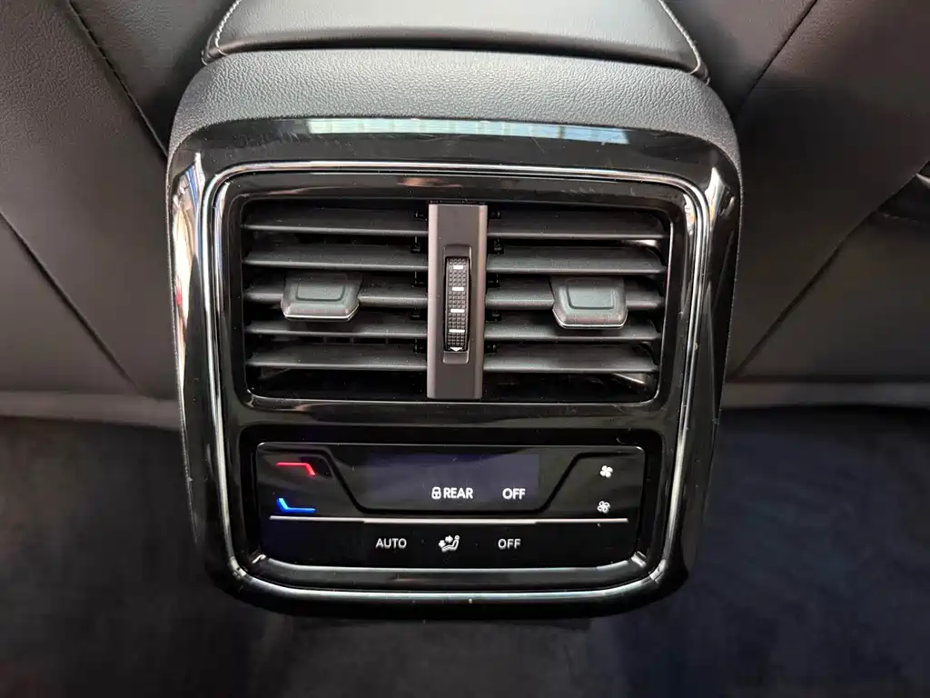 Volkswagen Passat — фото 14
