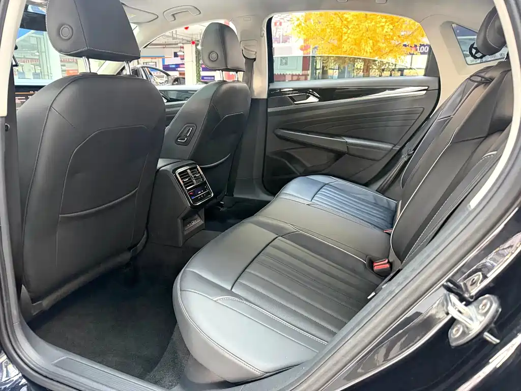 Volkswagen Passat — фото 9
