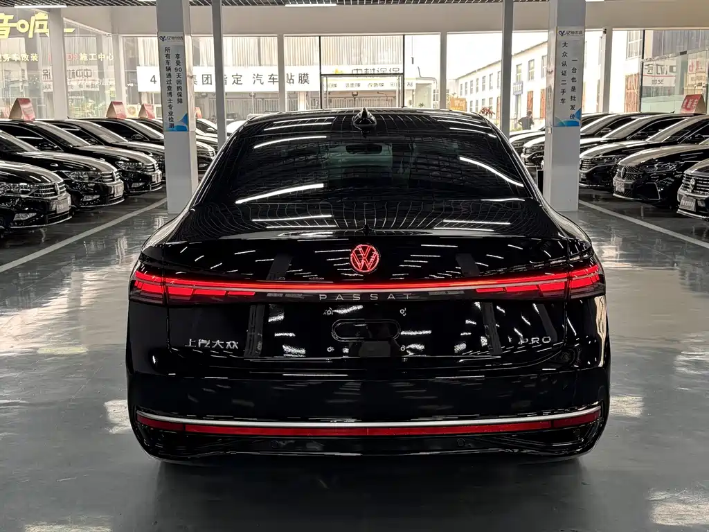 Volkswagen Passat — фото 8