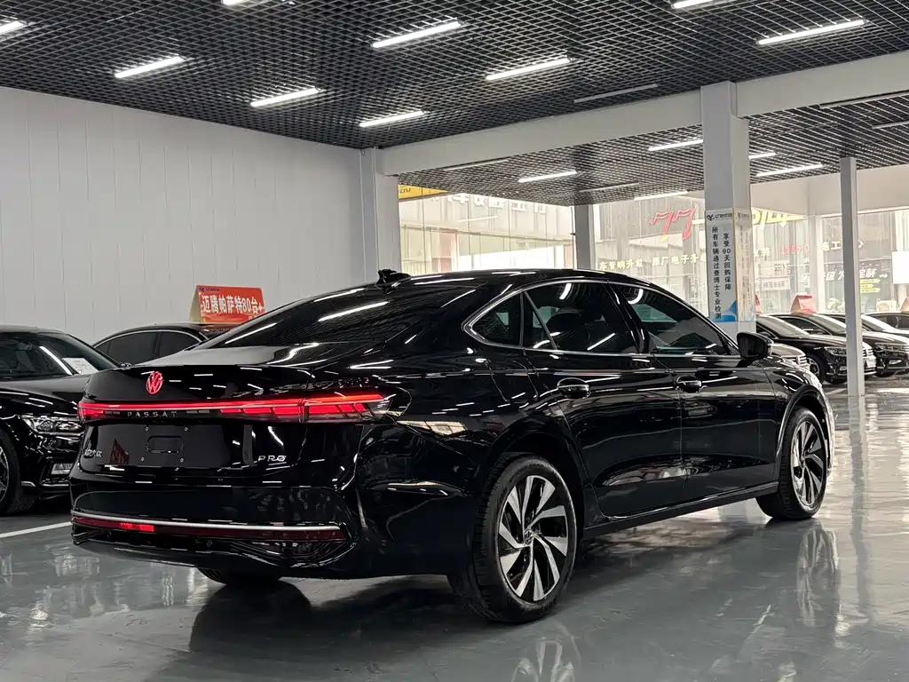 Volkswagen Passat — фото 9