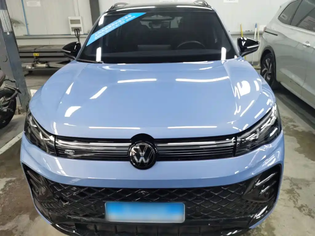 Volkswagen Tiguan L — фото 3