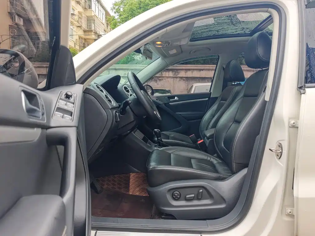 Volkswagen Tiguan — фото 5